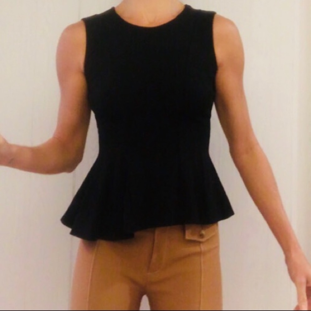 🦩H&M black peplum top w/ zipper back